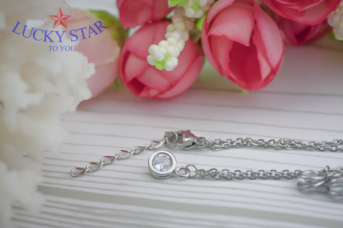 Lắc tay đính xoàng nhỏ dễ thương
