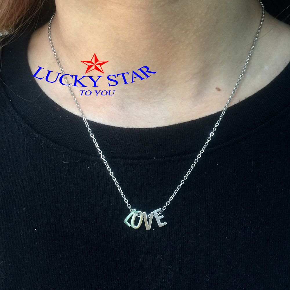 Dây chuyền chữ love đính rời xinh xắn Dây chuyền chữ love đính rời xinh xắn