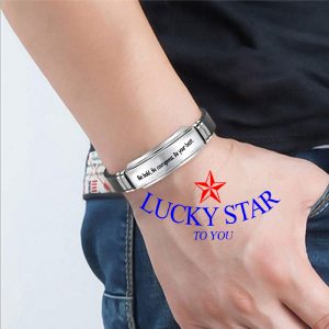 Vòng tay khắc chữ